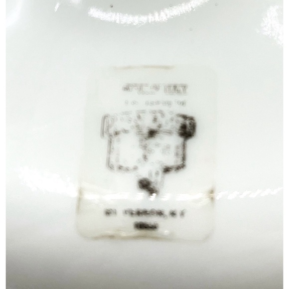 Provender Milk Glass Juice bottle Made in Italy 1984 Vintage Farmhouse Decor - Picture 3 of 5